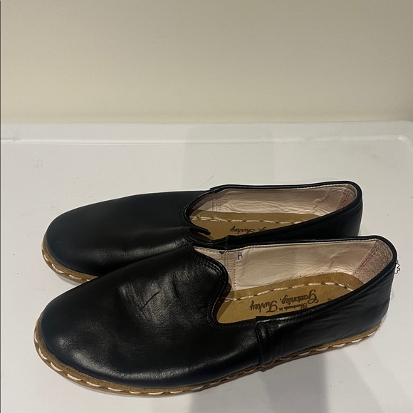 Sabah Black Leather Women's Flats - Picture 5 of 8